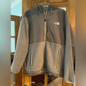 Women’s north face